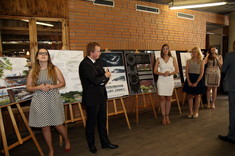 [FOTO] Wystawa prac magisterskich studentów kierunku architektura w Podziemnej Trasie Turystycznej